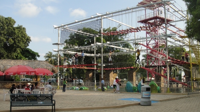 Plataforma de rope courses y puenting